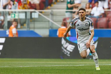 Rubne Vinagre, Legia Warszawa ve Pogon Szczecin (Maciej Rogowski) takımları arasında oynanan 2025 Polonya Kupası finalinde gol attıktan sonra kutlama yaparken görüldü.)