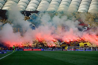 Pogon taraftarları 2025 Polonya Kupası finalinde Legia Warszawa ve Pogon Szczecin (Maciej Rogowski) takımları arasında görüldü.)
