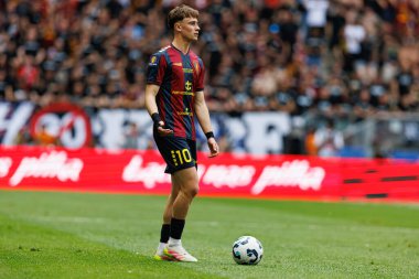 Adrian Przyborek, Legia Warszawa ve Pogon Szczecin (Maciej Rogowski) takımları arasında 2025 Polonya Kupası finalinde görüldü.)