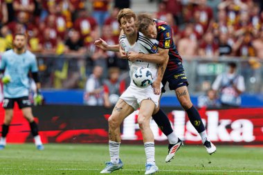 Marc Gual 2025 Polonya Kupası finalinde Legia Warszawa ve Pogon Szczecin (Maciej Rogowski) takımları arasında görüldü.)