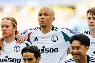 Steve Kapuadi, Legia Warszawa ve Pogon Szczecin (Maciej Rogowski) takımları arasında oynanan 2025 Polonya Kupası finalinde Legia Warszawa ve Pogon Szczecin (Maciej Rogowski) takımları arasında görüldü.)