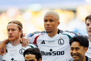 Steve Kapuadi, Legia Warszawa ve Pogon Szczecin (Maciej Rogowski) takımları arasında 2025 Polonya Kupası finalinde görüldü.)