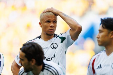 Steve Kapuadi, Legia Warszawa ve Pogon Szczecin (Maciej Rogowski) takımları arasında 2025 Polonya Kupası finalinde görüldü.)