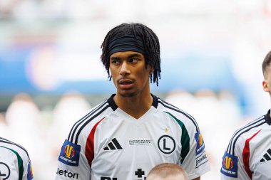 Maximillian Oyedele, Legia Warszawa ve Pogon Szczecin (Maciej Rogowski) takımları arasında 2025 Polonya Kupası finalinde görüldü.)