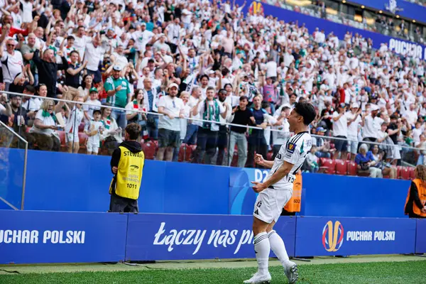 Ryoya Morishita, Legia Warszawa ve Pogon Szczecin (Maciej Rogowski) takımları arasında oynanan 2025 Polonya Kupası finalinde gol attıktan sonra kutlama yaparken görüldü.)