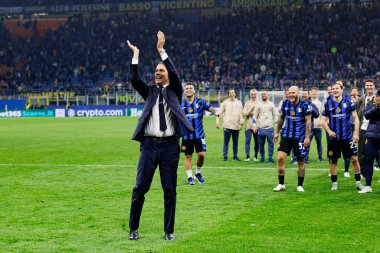Simone Inzaghi UEFA Şampiyonlar Ligi yarı final maçında Internazionale Milano ve FC Barcelona (Maciej Rogowski) takımları arasında görüldü.)