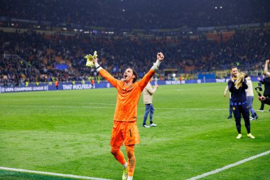 Yann Sommer UEFA Şampiyonlar Ligi yarı final maçında Internazionale Milano ve FC Barcelona (Maciej Rogowski) takımları arasında görüldü.)