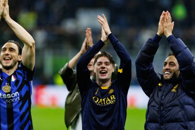 Nicola Zalewski UEFA Şampiyonlar Ligi yarı final maçında Internazionale Milano ve FC Barcelona (Maciej Rogowski) takımları arasında görüldü.)