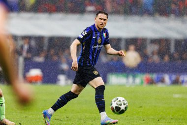 Piotr Zielinski UEFA Şampiyonlar Ligi yarı final maçında Internazionale Milano ve FC Barcelona (Maciej Rogowski) takımları arasında görüldü.)