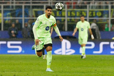 Ronald Araujo UEFA Şampiyonlar Ligi yarı final maçında Internazionale Milano ve FC Barcelona (Maciej Rogowski) takımları arasında görüldü.)