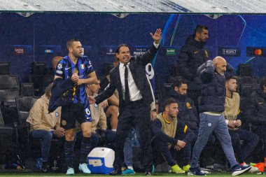 Stefan de Vrij ve Simone Inzaghi UEFA Şampiyonlar Ligi yarı final maçında Internazionale Milano ve FC Barcelona (Maciej Rogowski)