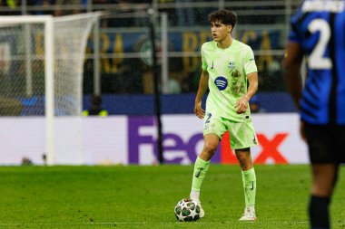 Pau Cubarsi UEFA Şampiyonlar Ligi yarı final maçında Internazionale Milano ve FC Barcelona (Maciej Rogowski) takımları arasında görüldü.)