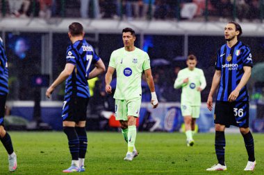 Robert Lewandowski UEFA Şampiyonlar Ligi yarı final maçında Internazionale Milano ve FC Barcelona (Maciej Rogowski) takımları arasında görüldü.)