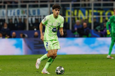 Pau Cubarsi UEFA Şampiyonlar Ligi yarı final maçında Internazionale Milano ve FC Barcelona (Maciej Rogowski) takımları arasında görüldü.)