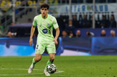 Pau Cubarsi UEFA Şampiyonlar Ligi yarı final maçında Internazionale Milano ve FC Barcelona (Maciej Rogowski) takımları arasında görüldü.)