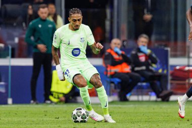 Raphinha UEFA Şampiyonlar Ligi yarı final maçında Internazionale Milano ve FC Barcelona (Maciej Rogowski) takımları arasında görüldü.)