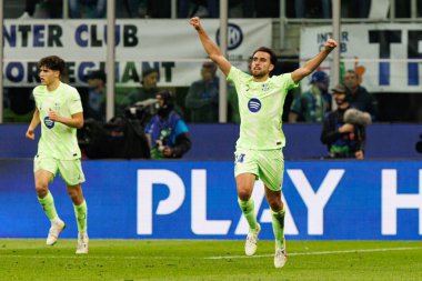 Eric Garcia UEFA Şampiyonlar Ligi yarı final maçında Milano ve Barcelona takımları arasında gol üstüne gol atarken görüldü (Maciej Rogowski)