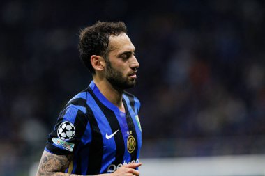 Hakan Calhanoğlu UEFA Şampiyonlar Ligi yarı final maçında Internazionale Milano ve FC Barcelona (Maciej Rogowski) takımları arasında görüldü.)