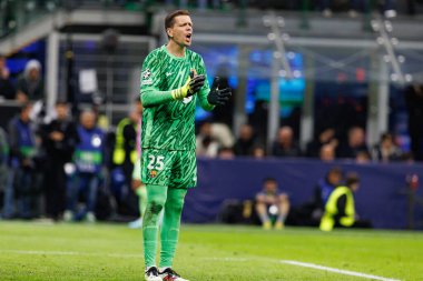 Wojciech Szczesny UEFA Şampiyonlar Ligi yarı final maçında Internazionale Milano ve FC Barcelona (Maciej Rogowski) takımları arasında görüldü.)