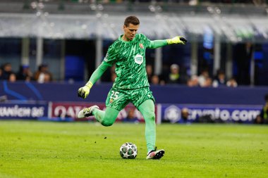 Wojciech Szczesny UEFA Şampiyonlar Ligi yarı final maçında Internazionale Milano ve FC Barcelona (Maciej Rogowski) takımları arasında görüldü.)