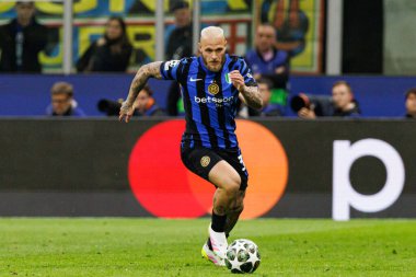 Federico Dimarco UEFA Şampiyonlar Ligi yarı final maçında Internazionale Milano ve FC Barcelona (Maciej Rogowski) takımları arasında görüldü.)