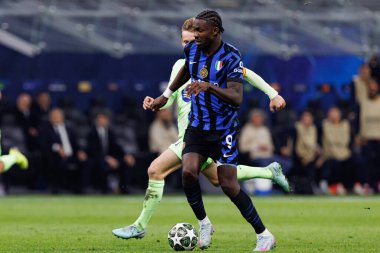 Marcus Thuram ve Frenkie De Jong UEFA Şampiyonlar Ligi yarı final maçında Internazionale Milano ve FC Barcelona (Maciej Rogowski)