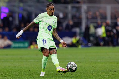 Raphinha UEFA Şampiyonlar Ligi yarı final maçında Internazionale Milano ve FC Barcelona (Maciej Rogowski) takımları arasında görüldü.)