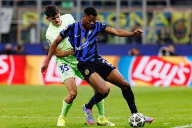 Gerard Martin ve Denzel Dumfries UEFA Şampiyonlar Ligi yarı final maçında Internazionale Milano ve FC Barcelona (Maciej Rogowski)