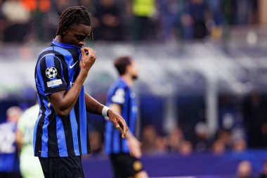 Yann Bisseck UEFA Şampiyonlar Ligi yarı final maçında Internazionale Milano ve FC Barcelona (Maciej Rogowski) takımları arasında görüldü.)