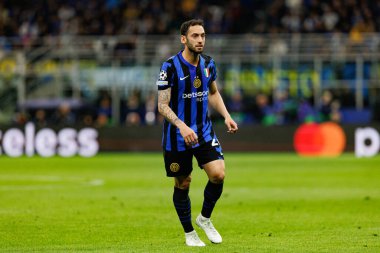 Hakan Calhanoğlu UEFA Şampiyonlar Ligi yarı final maçında Internazionale Milano ve FC Barcelona (Maciej Rogowski) takımları arasında görüldü.)