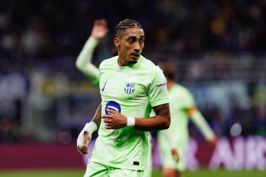 Raphinha UEFA Şampiyonlar Ligi yarı final maçında Internazionale Milano ve FC Barcelona (Maciej Rogowski) takımları arasında görüldü.)