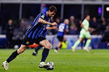 Francesco Acerbi UEFA Şampiyonlar Ligi yarı final maçında Internazionale Milano ve FC Barcelona (Maciej Rogowski) takımları arasında görüldü.)