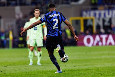 Denzel Dumfries UEFA Şampiyonlar Ligi yarı final maçında Internazionale Milano ve FC Barcelona (Maciej Rogowski) takımları arasında görüldü.)