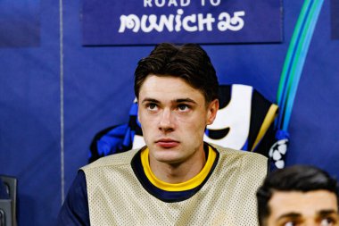 Nicola Zalewski UEFA Şampiyonlar Ligi yarı final maçında Internazionale Milano ve FC Barcelona (Maciej Rogowski) takımları arasında görüldü.)