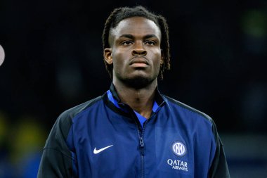Yann Bisseck UEFA Şampiyonlar Ligi yarı final maçında Internazionale Milano ve FC Barcelona (Maciej Rogowski) takımları arasında görüldü.)