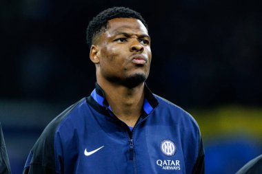  Denzel Dumfries UEFA Şampiyonlar Ligi yarı final maçında Internazionale Milano ve FC Barcelona (Maciej Rogowski) takımları arasında görüldü.)