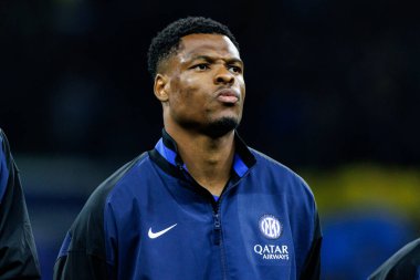  Denzel Dumfries UEFA Şampiyonlar Ligi yarı final maçında Internazionale Milano ve FC Barcelona (Maciej Rogowski) takımları arasında görüldü.)