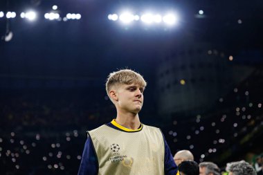 Gabriele Re Cecconi UEFA Şampiyonlar Ligi yarı final maçında Internazionale Milano ve FC Barcelona (Maciej Rogowski) takımları arasında görüldü.)