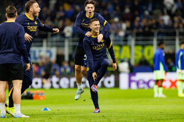 Nicola Zalewski ve Kristjan Asllani UEFA Şampiyonlar Ligi yarı final maçında Internazionale Milano ve FC Barcelona (Maciej Rogowski)