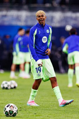 Lamine Yamal UEFA Şampiyonlar Ligi yarı final maçında Internazionale Milano ve FC Barcelona (Maciej Rogowski) takımları arasında görüldü.)