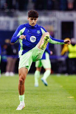 Pau Cubarsi UEFA Şampiyonlar Ligi yarı final maçında Internazionale Milano ve FC Barcelona (Maciej Rogowski) takımları arasında görüldü.)