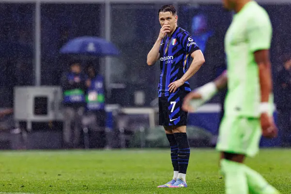 Piotr Zielinski UEFA Şampiyonlar Ligi yarı final maçında Internazionale Milano ve FC Barcelona (Maciej Rogowski) takımları arasında görüldü.)