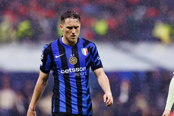 Piotr Zielinski UEFA Şampiyonlar Ligi yarı final maçında Internazionale Milano ve FC Barcelona (Maciej Rogowski) takımları arasında görüldü.)