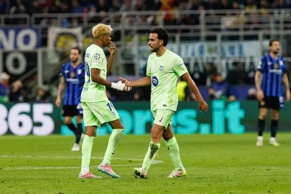 Eric Garcia UEFA Şampiyonlar Ligi yarı final maçında Milano ve Barcelona takımları arasında gol üstüne gol atarken görüldü (Maciej Rogowski)