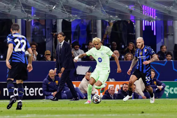 Lamine Yamal UEFA Şampiyonlar Ligi yarı final maçında Internazionale Milano ve FC Barcelona (Maciej Rogowski) takımları arasında görüldü.)