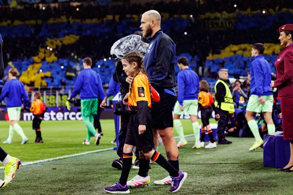 Federico Dimarco UEFA Şampiyonlar Ligi yarı final maçında Internazionale Milano ve FC Barcelona (Maciej Rogowski) takımları arasında görüldü.)