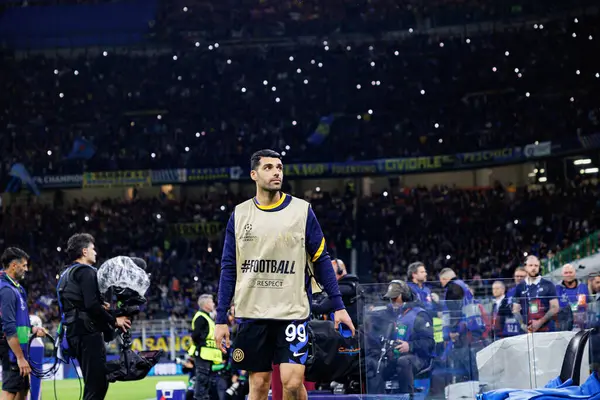 Mehdi Taremi UEFA Şampiyonlar Ligi yarı final maçında Internazionale Milano ve FC Barcelona (Maciej Rogowski) takımları arasında görüldü.)
