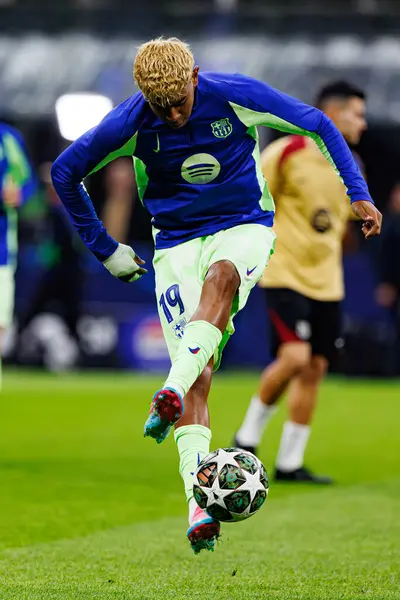 Lamine Yamal UEFA Şampiyonlar Ligi yarı final maçında Internazionale Milano ve FC Barcelona (Maciej Rogowski) takımları arasında görüldü.)