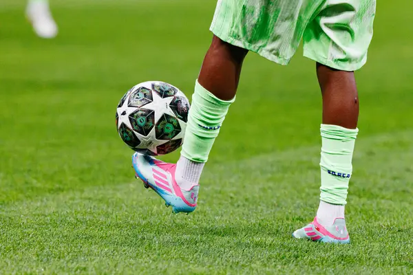 Lamine Yamal UEFA Şampiyonlar Ligi yarı final maçında Internazionale Milano ve FC Barcelona (Maciej Rogowski) takımları arasında görüldü.)