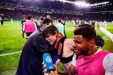 Sporcu Oyuncuları, Liga Portekiz maçı sırasında Estadio Jose Alvalade 'de (Maciej Rogowski) oynayan Sporting CP ve Gil Vicente FC takımları arasında Eduardo Quaresma' dan gol üstüne gol atarken görülüyor.)